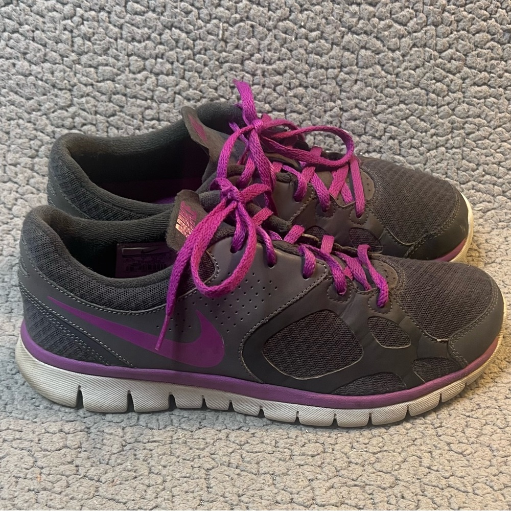 Nike Flex 2012 RN Women’s Sneakers Size 9.5 Gray And Purple 512108-006